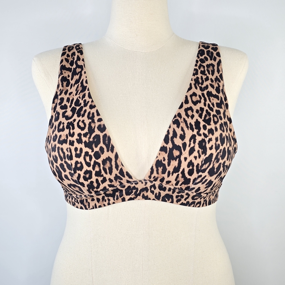 Victoria’s Secret Leopard Triangle Bikini Top Stretchy Swim Top Size M NWOT